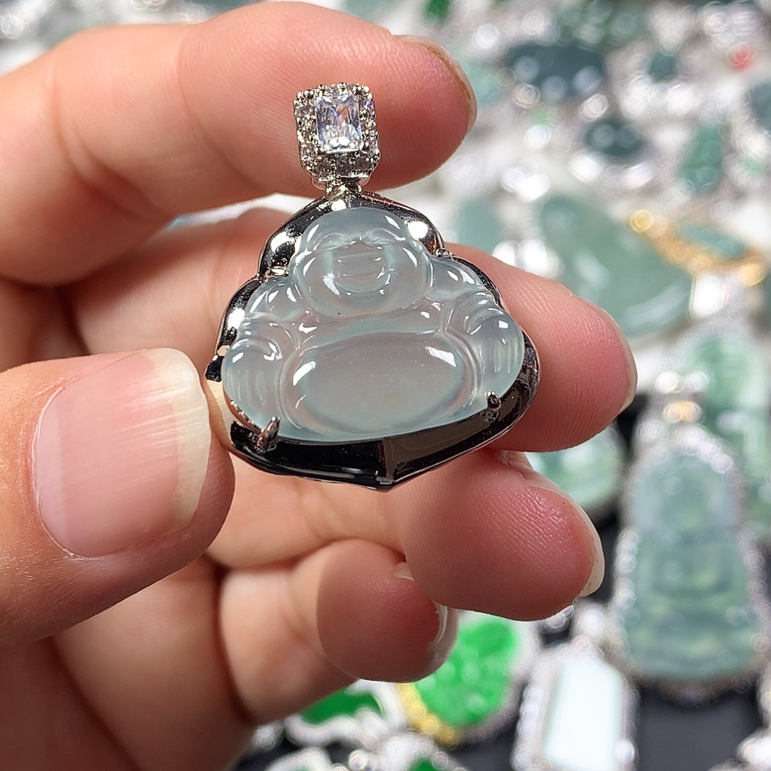 翡翠未镶嵌颈饰佛公