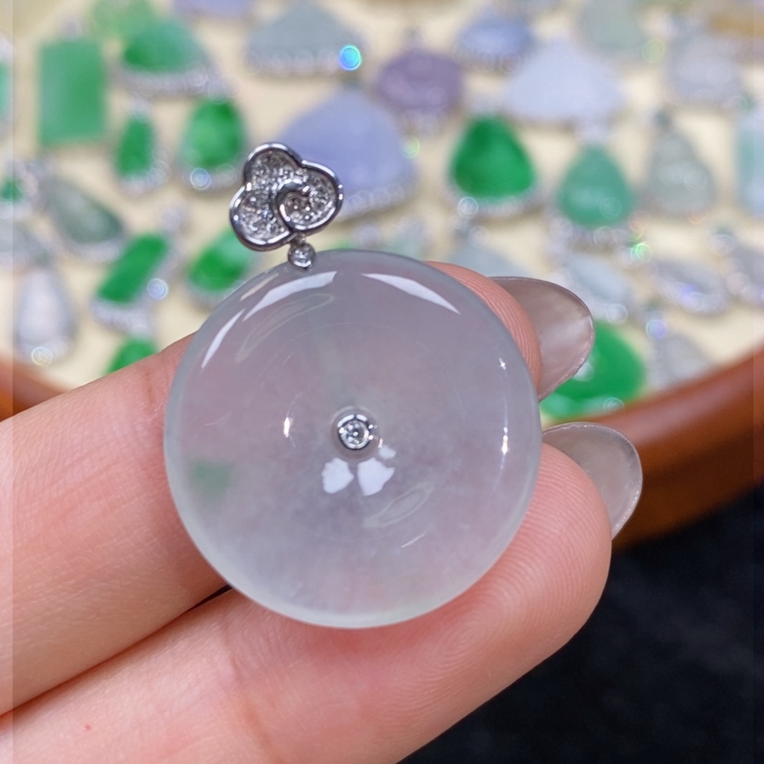 翡翠吊坠(赠链)18K金镶嵌