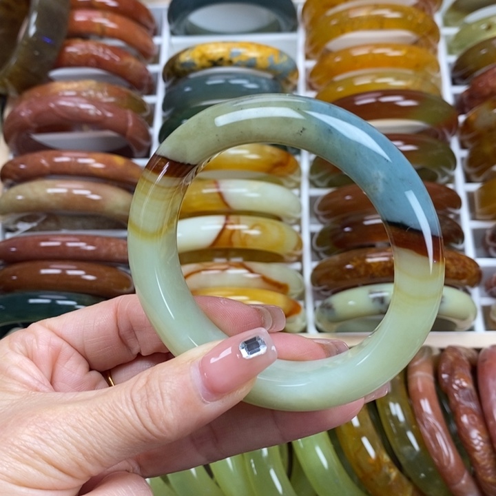 蛇纹石玉手镯未镶嵌58