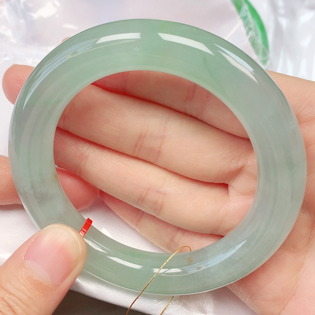 翡翠手镯未镶嵌抖音832