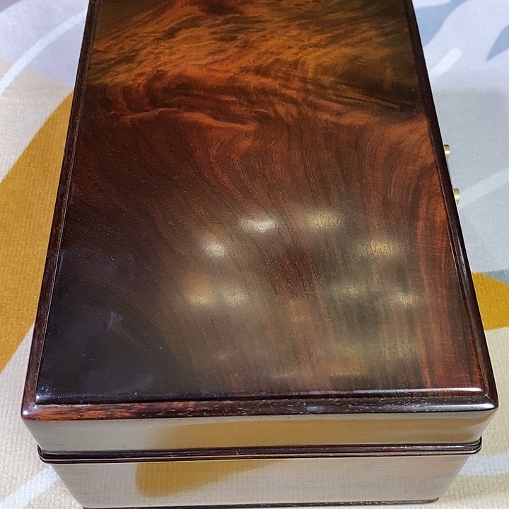 交趾黄檀（大红酸枝）