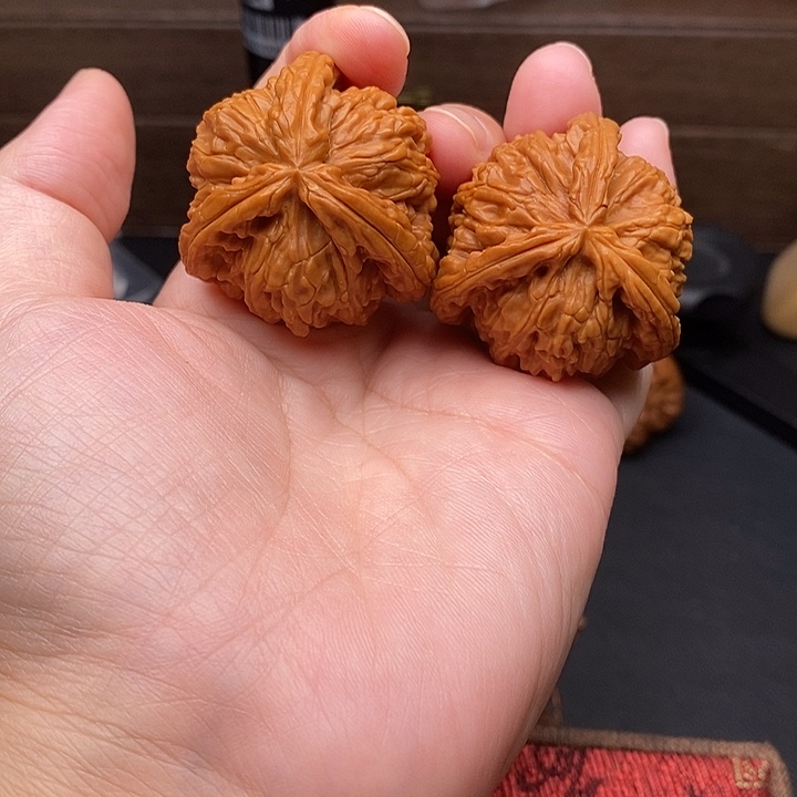 J***1把件文玩核桃白奔