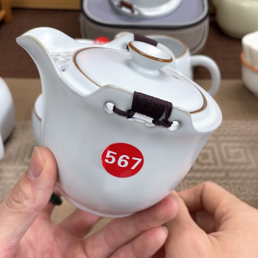 瓷片。。。。。。。。。。。。。。。