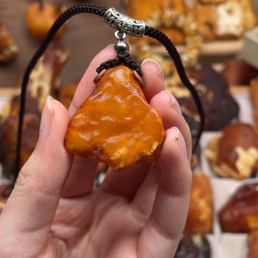 琥珀未镶嵌珠宝奇石