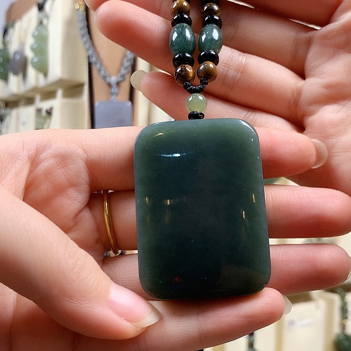 颈饰未镶嵌和田玉多*