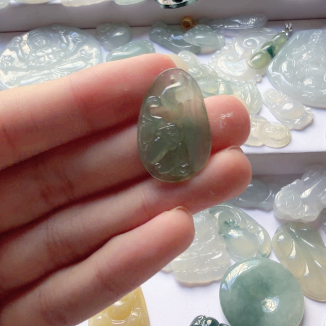 翡翠未镶嵌颈饰翡翠