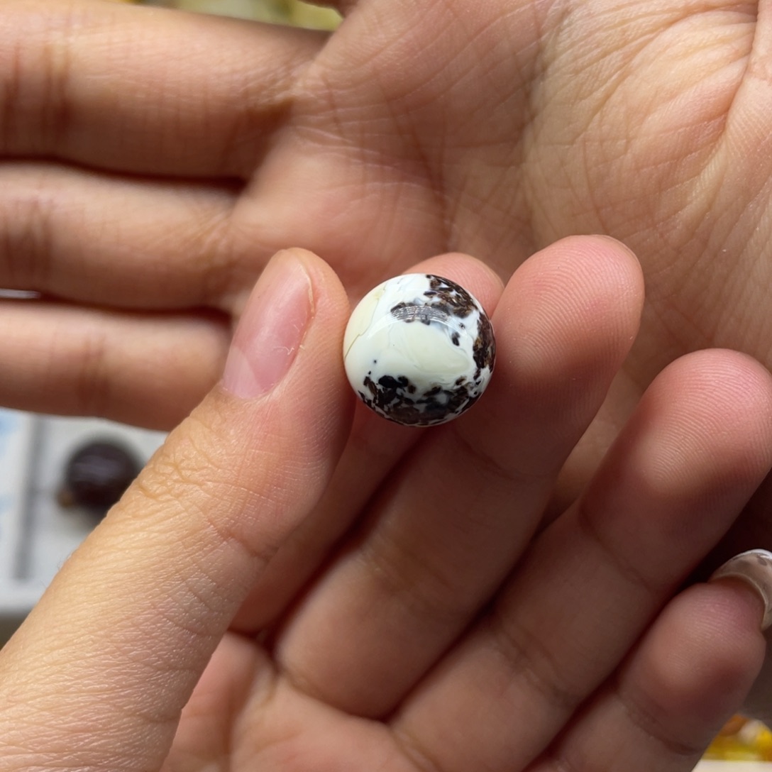 琥珀未镶嵌裸石天然琥珀蜜蜡