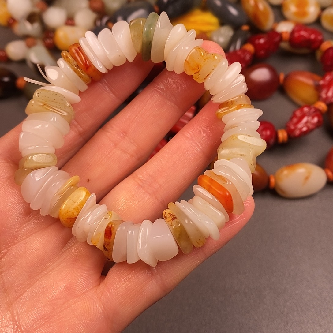 杜***大和田玉未镶嵌颈饰