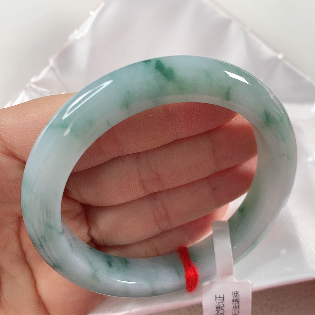 翡翠手镯未镶嵌①①②