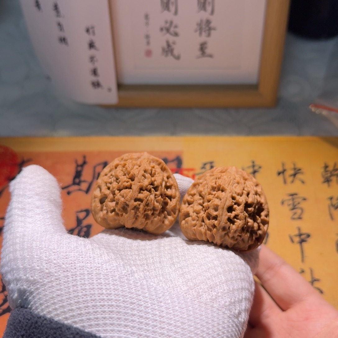 向***生文玩核桃吊坠45三角南疆石