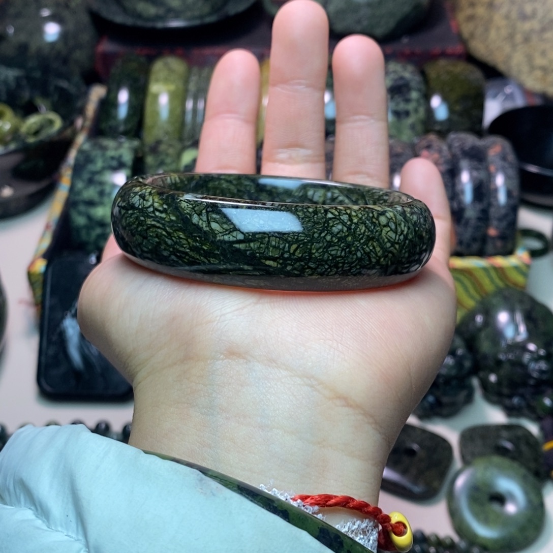 悠***仙蛇纹石玉未镶嵌项链