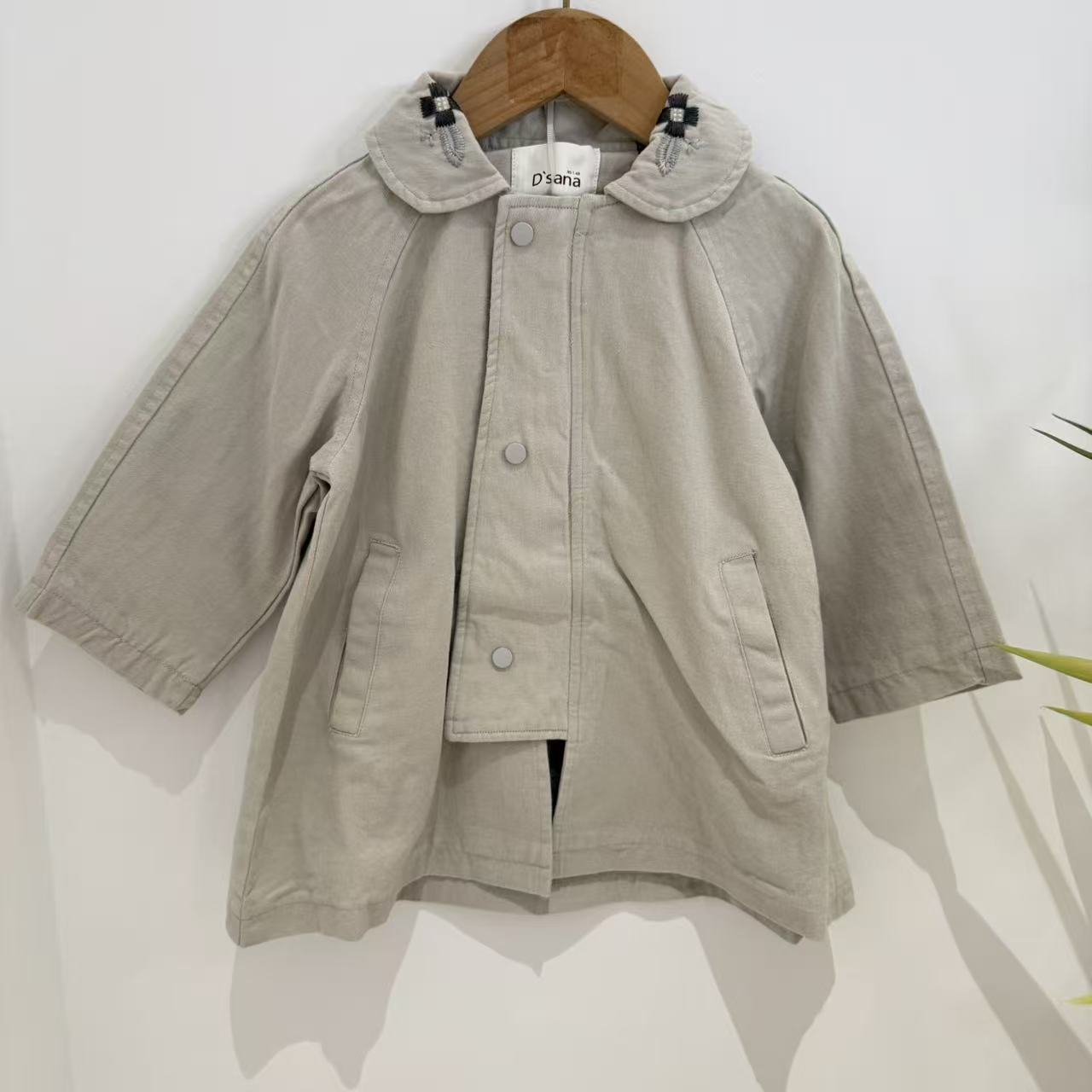 6868纯色春秋外套女休闲风风衣休闲长款翻领A类女童时尚