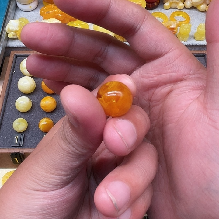 琥珀未镶嵌裸石老花蜡单珠