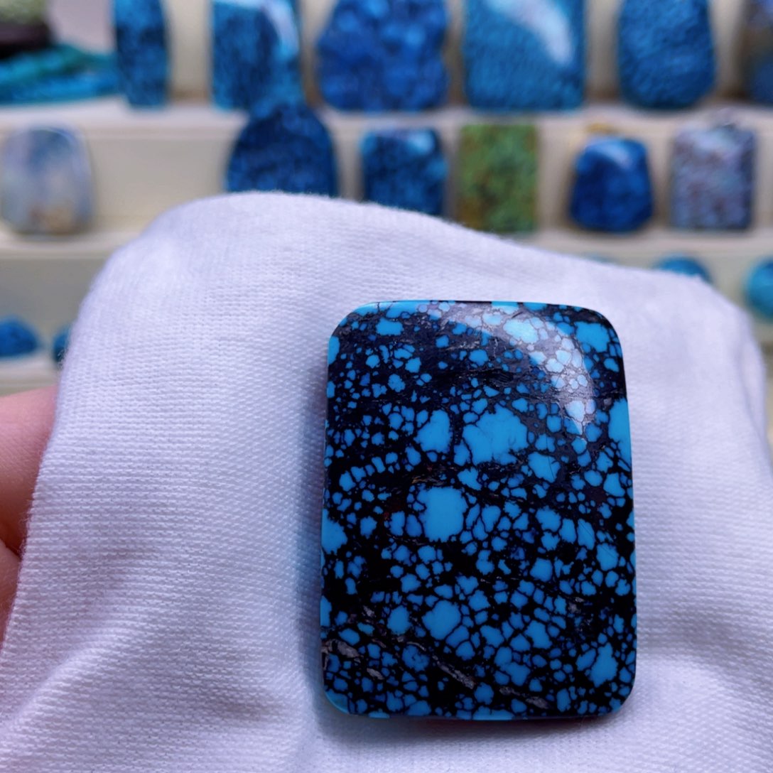 未镶嵌绿松石颈饰