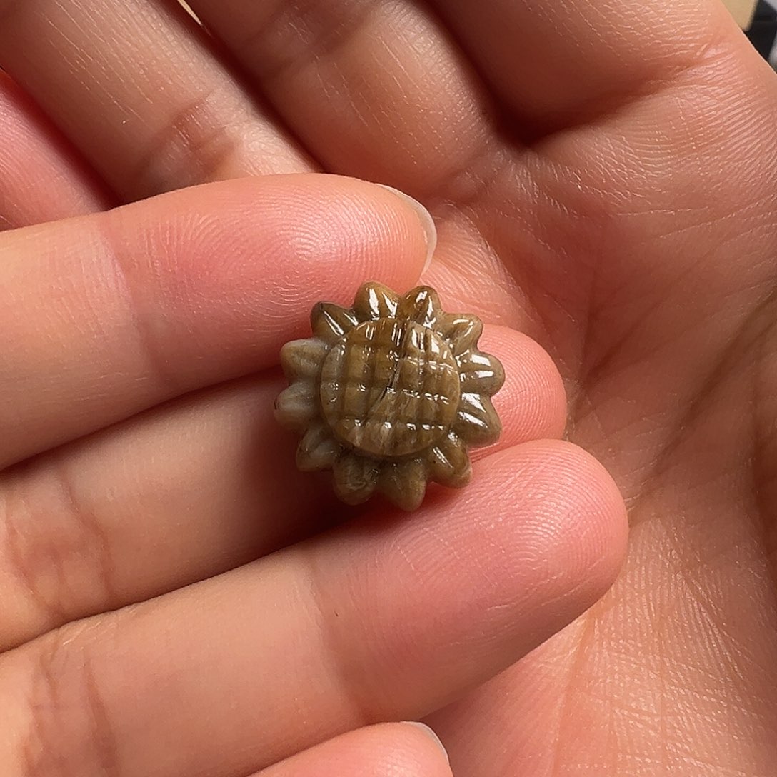 琥珀（根珀）颈饰未镶嵌太阳花（打孔不退换）