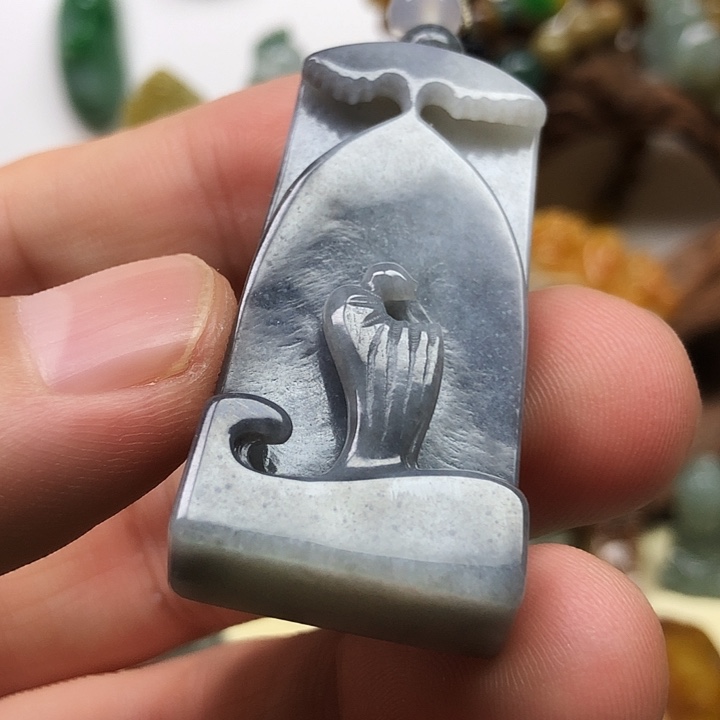 翡翠未镶嵌颈饰翡翠