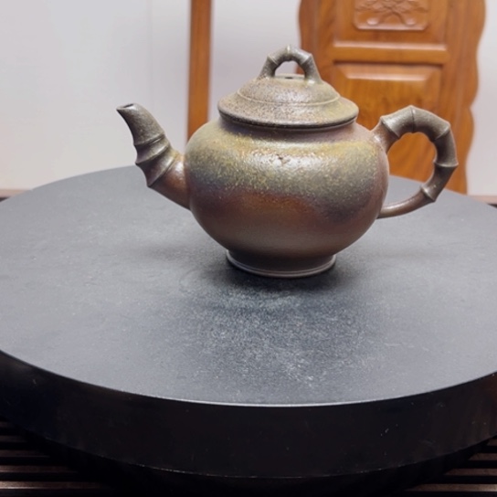 紫砂茶壶原矿红降坡半手工柴烧（300 cc）