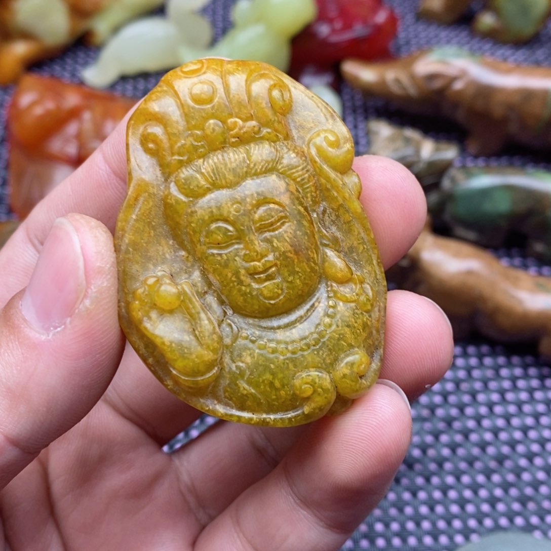 蛇纹石玉颈饰足银镀金镶嵌