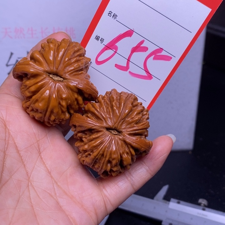 文玩核桃把件655，42四座楼