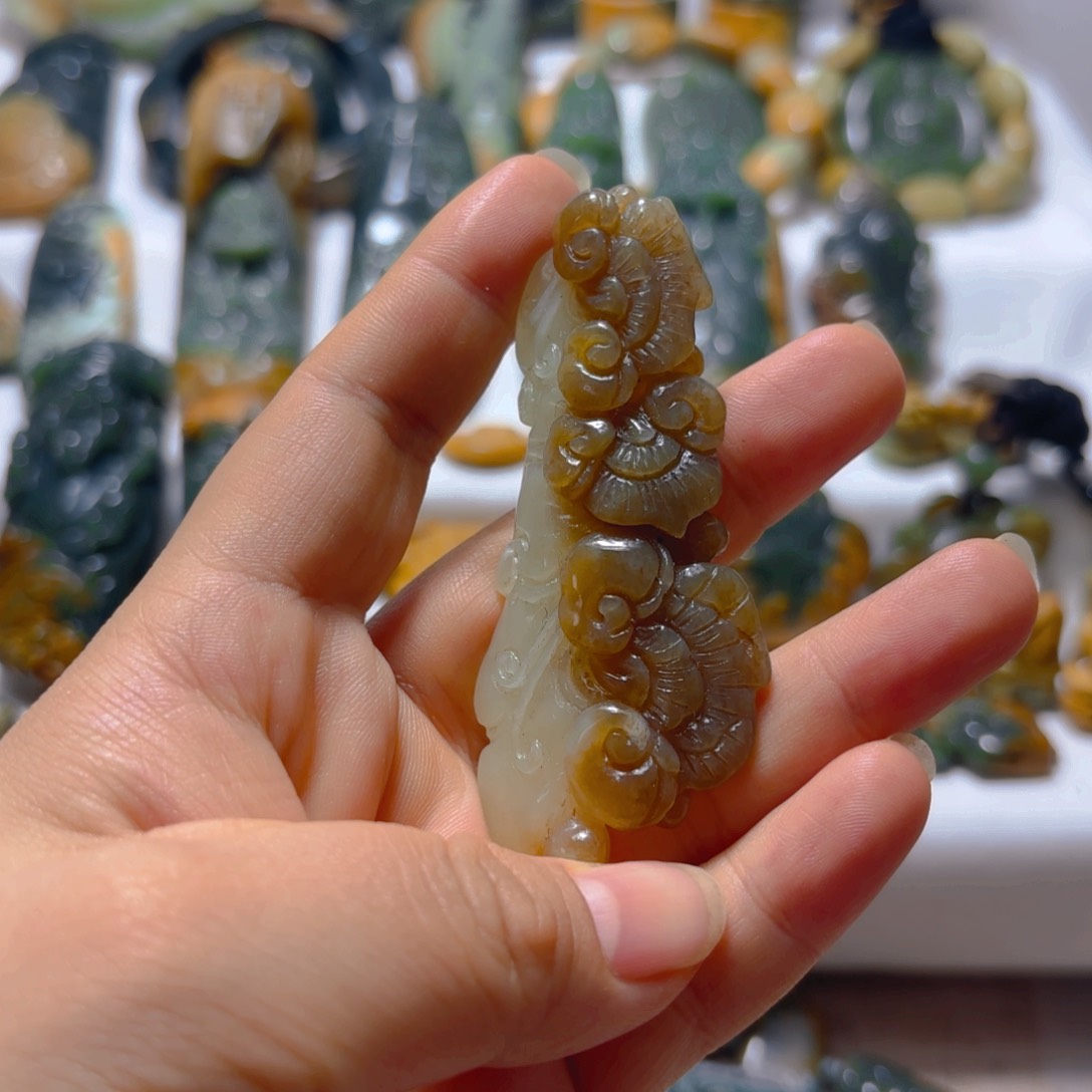 岫岩老玉（透闪石质玉）挂件未镶嵌