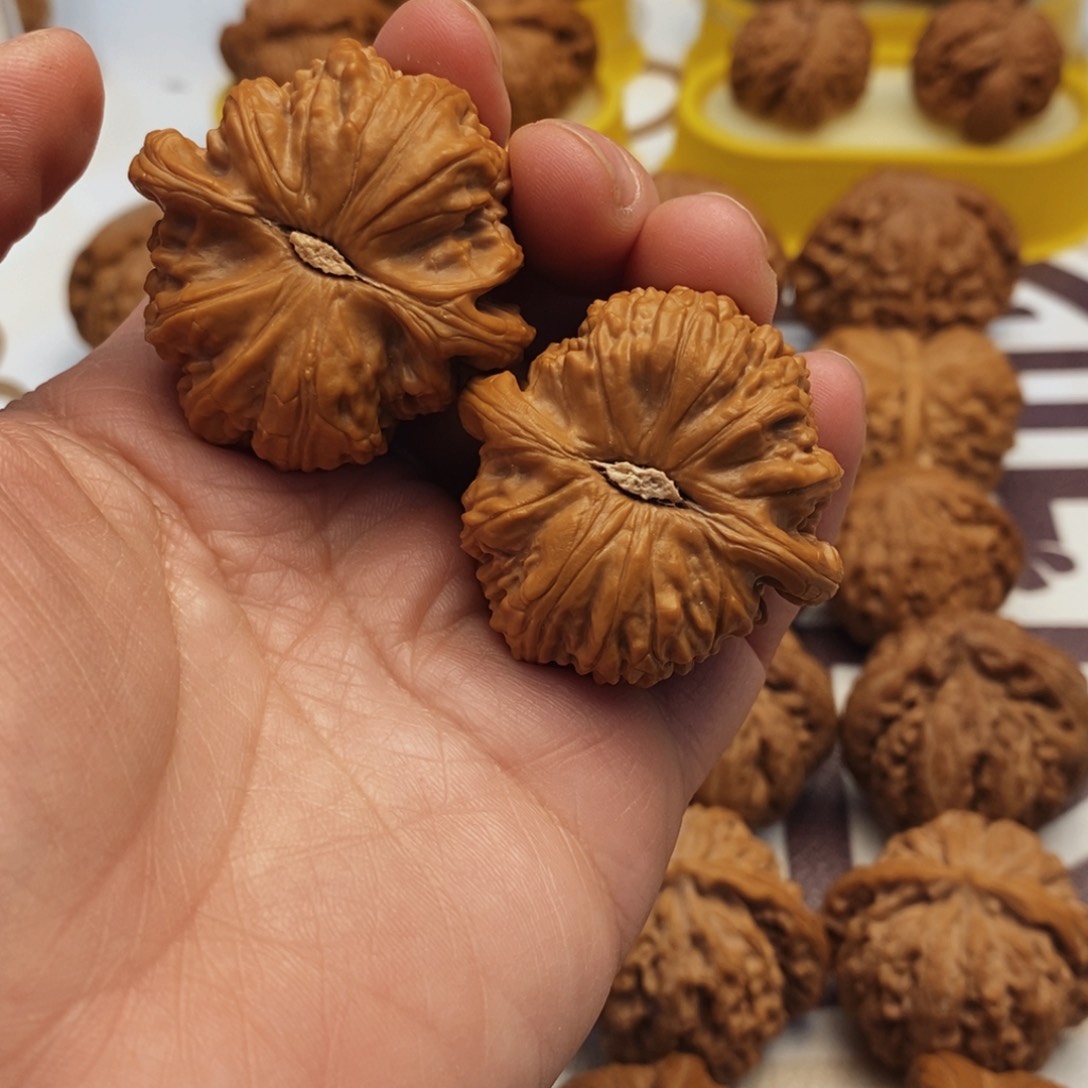 文玩核桃吊坠a*白狮子40尺