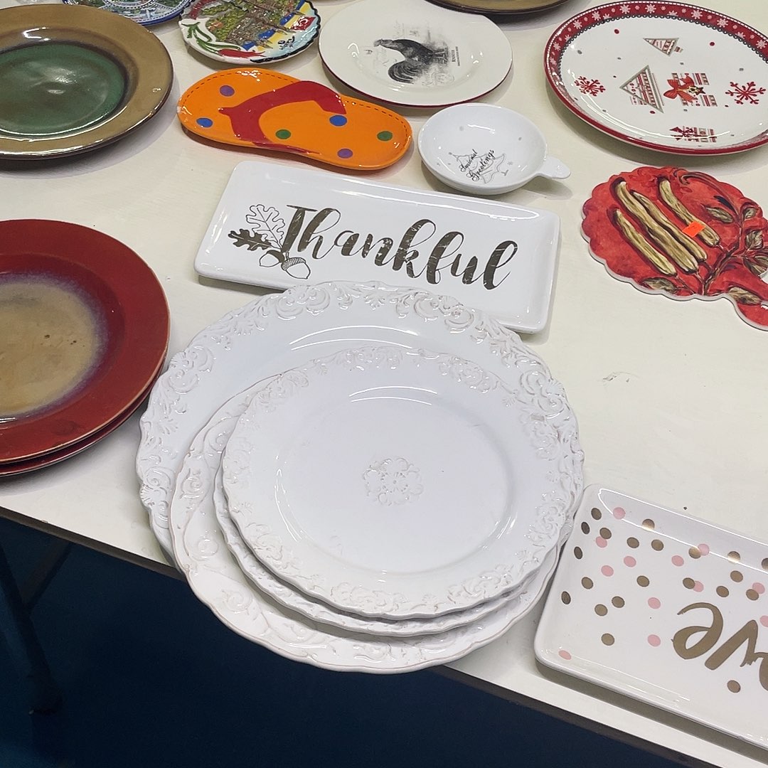 摆件上**水微瑕。            