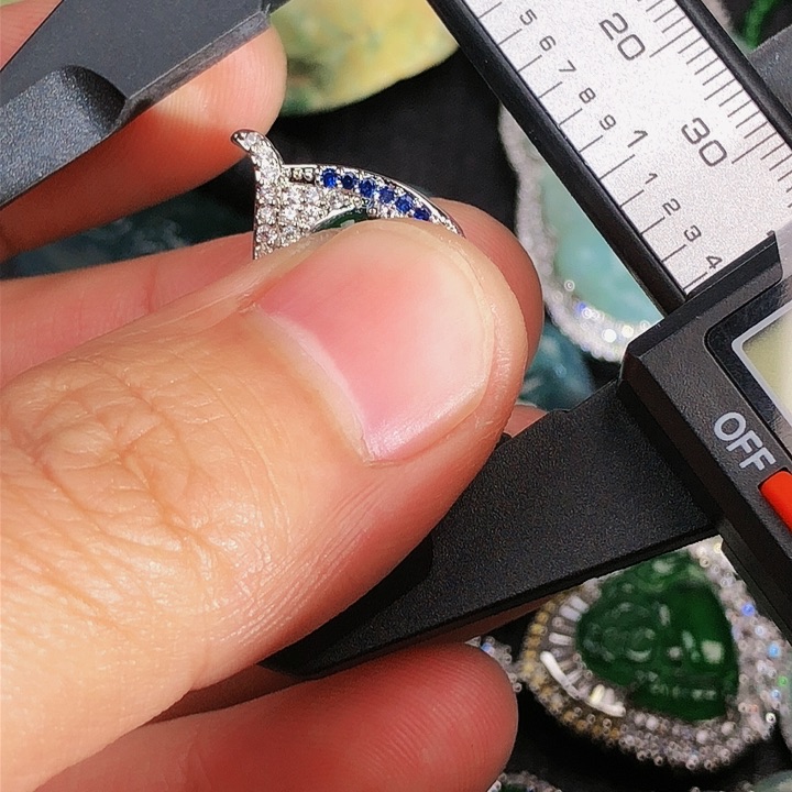 翡翠颈饰未镶嵌5，