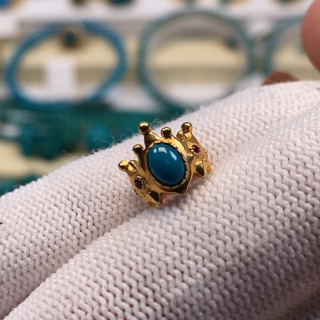 18K金镶嵌绿松石珠宝奇石