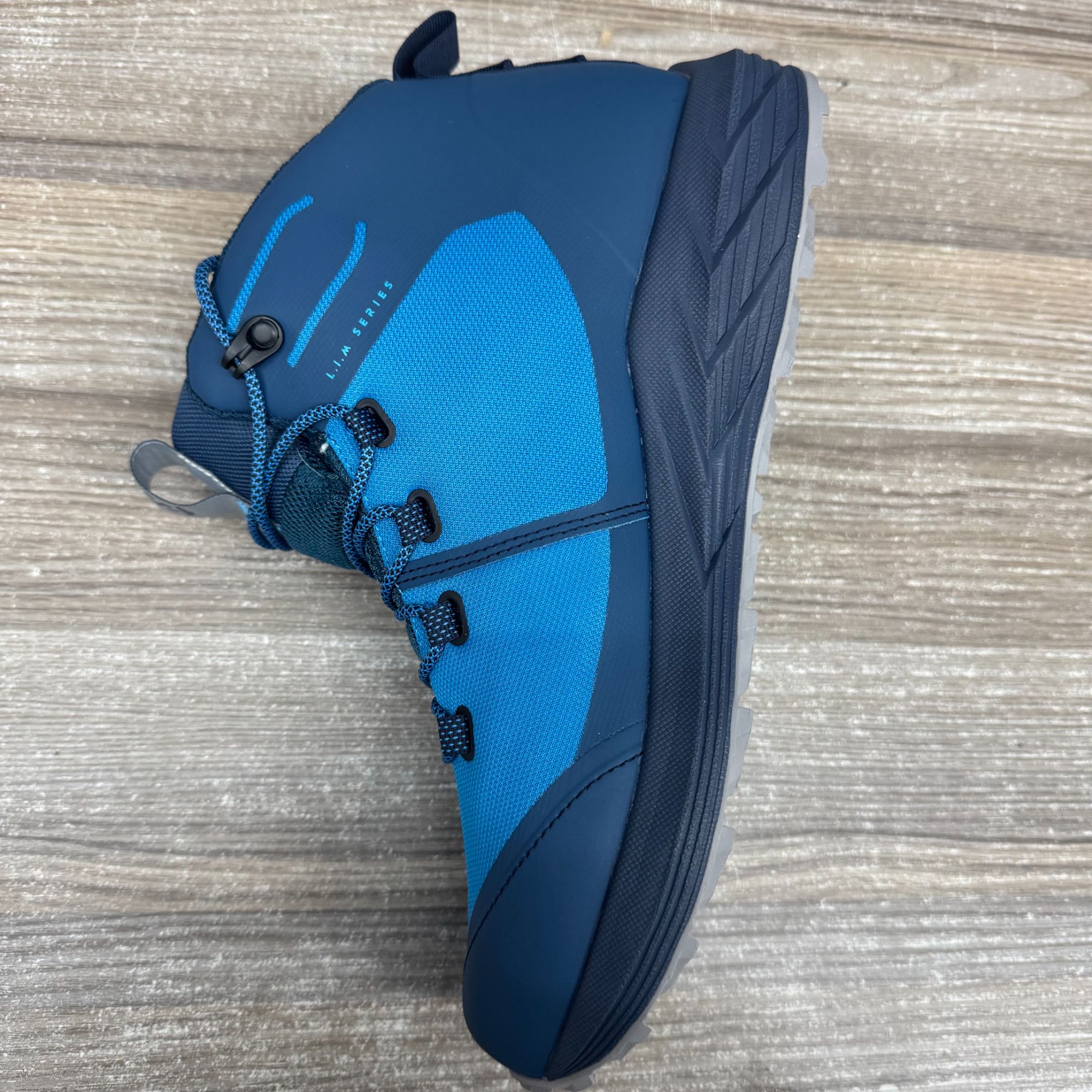 男士高帮越野跑鞋嘟蓝火