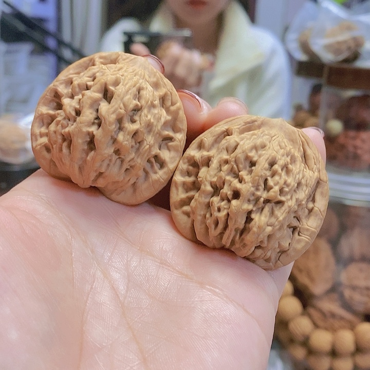【闪购商品】文玩核桃把件42发耳朵虎头