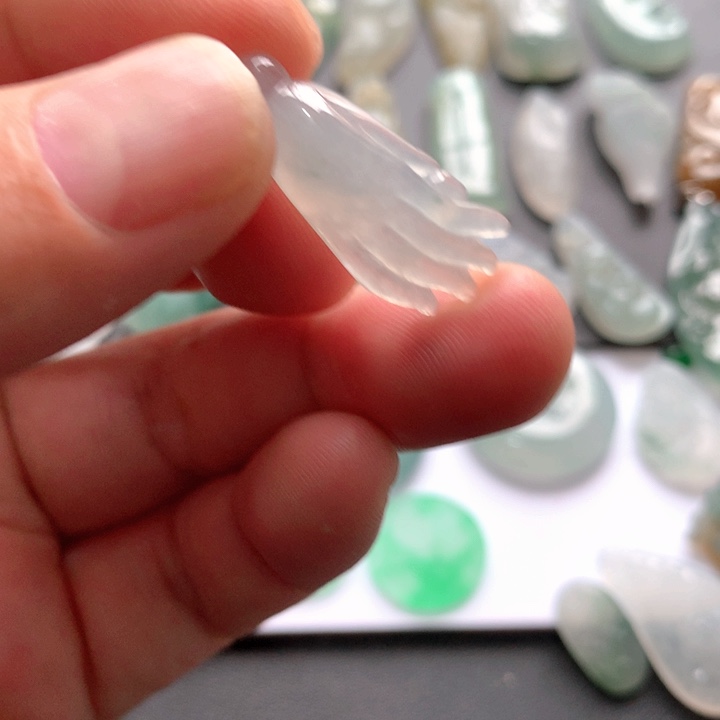 翡翠颈饰未镶嵌挂件