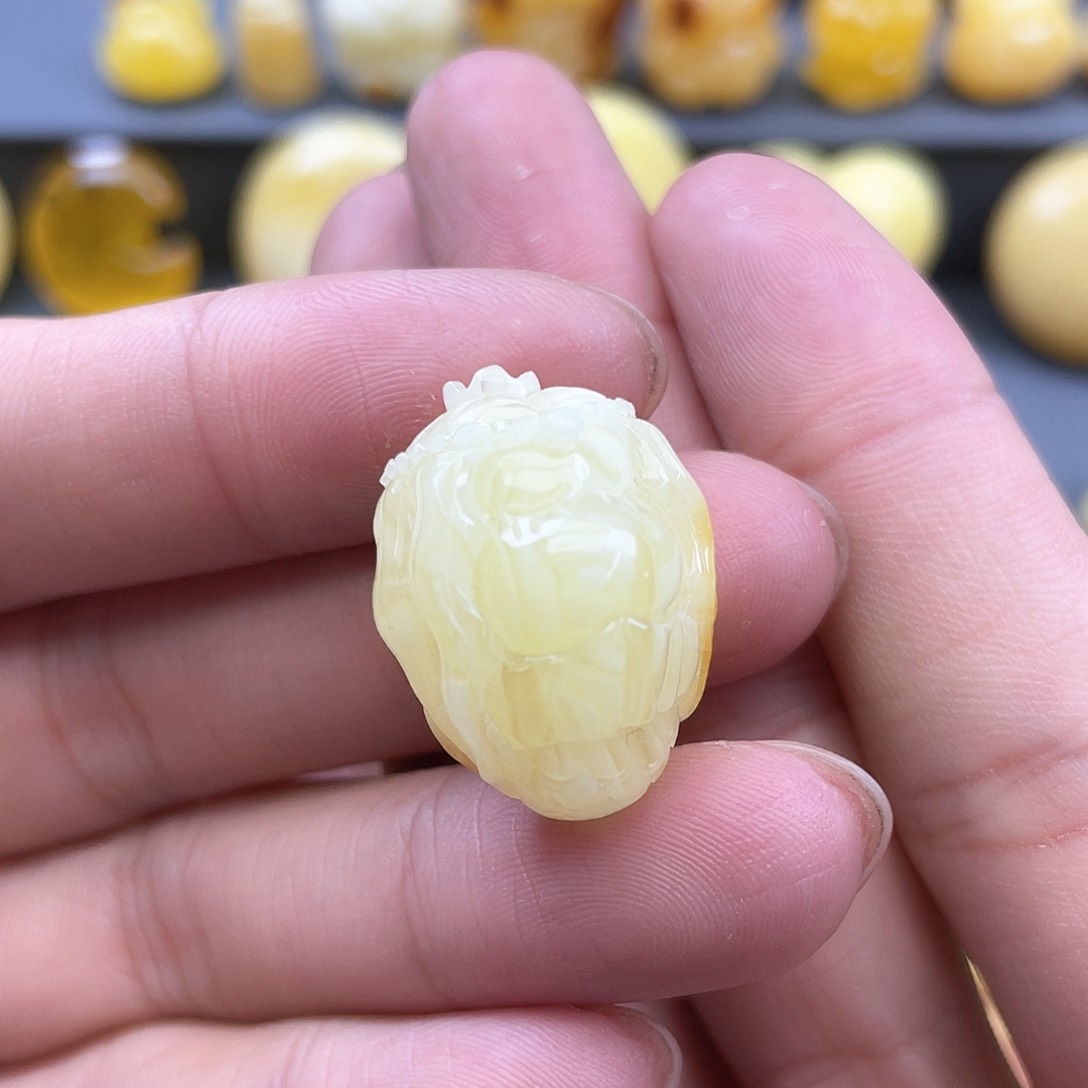 琥珀裸石未镶嵌蜜蜡