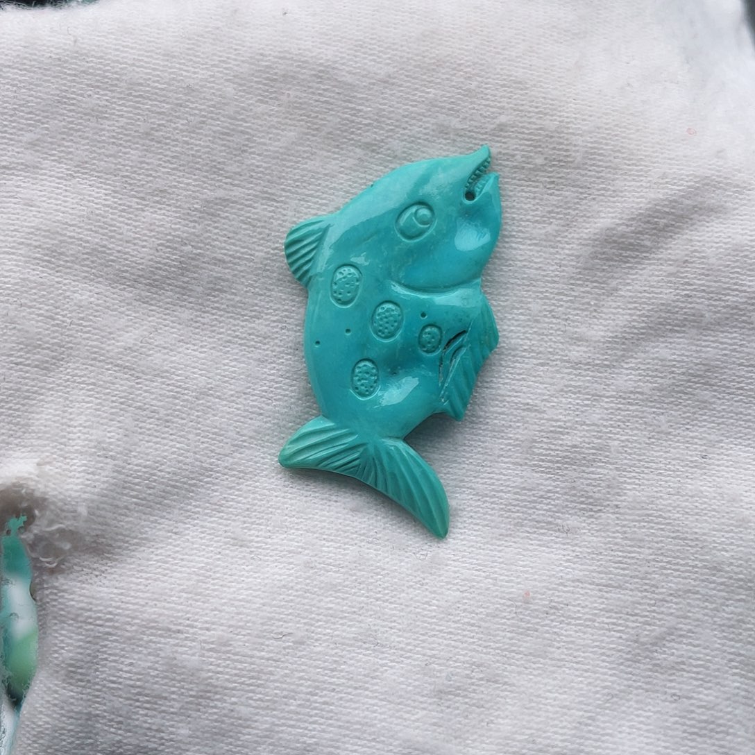 绿松石未镶嵌颈饰