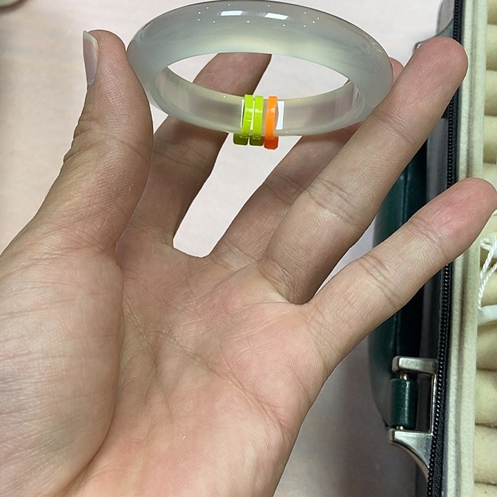 玛瑙/玉髓手镯未镶嵌王**￴454