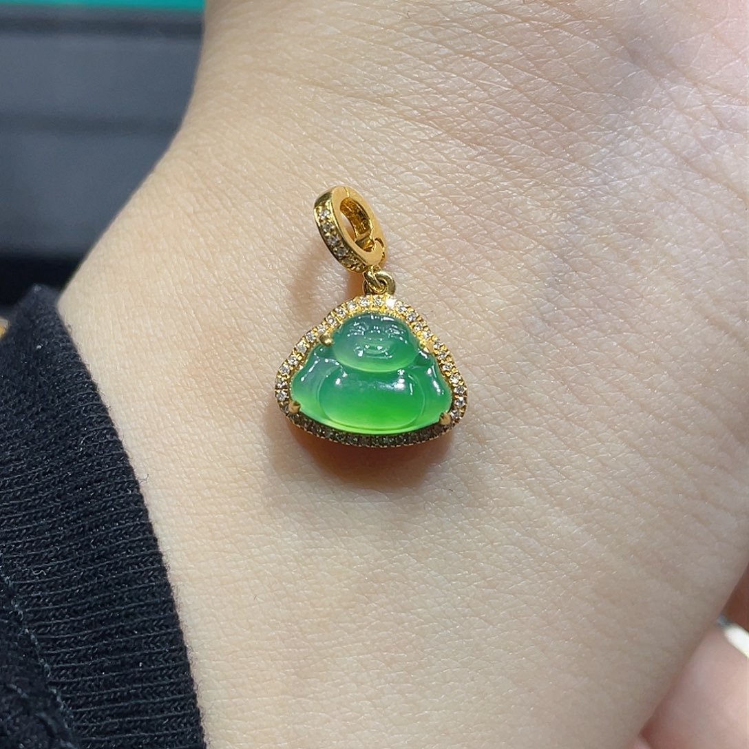 翡翠颈饰18K金镶嵌大*吊坠