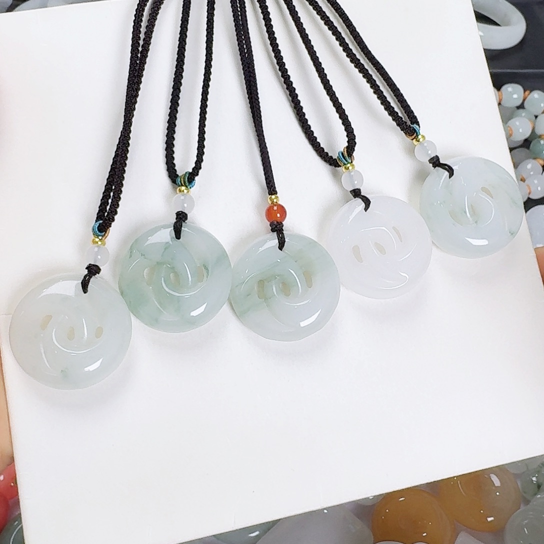 石英质玉未镶嵌颈饰吊坠多样性发其一