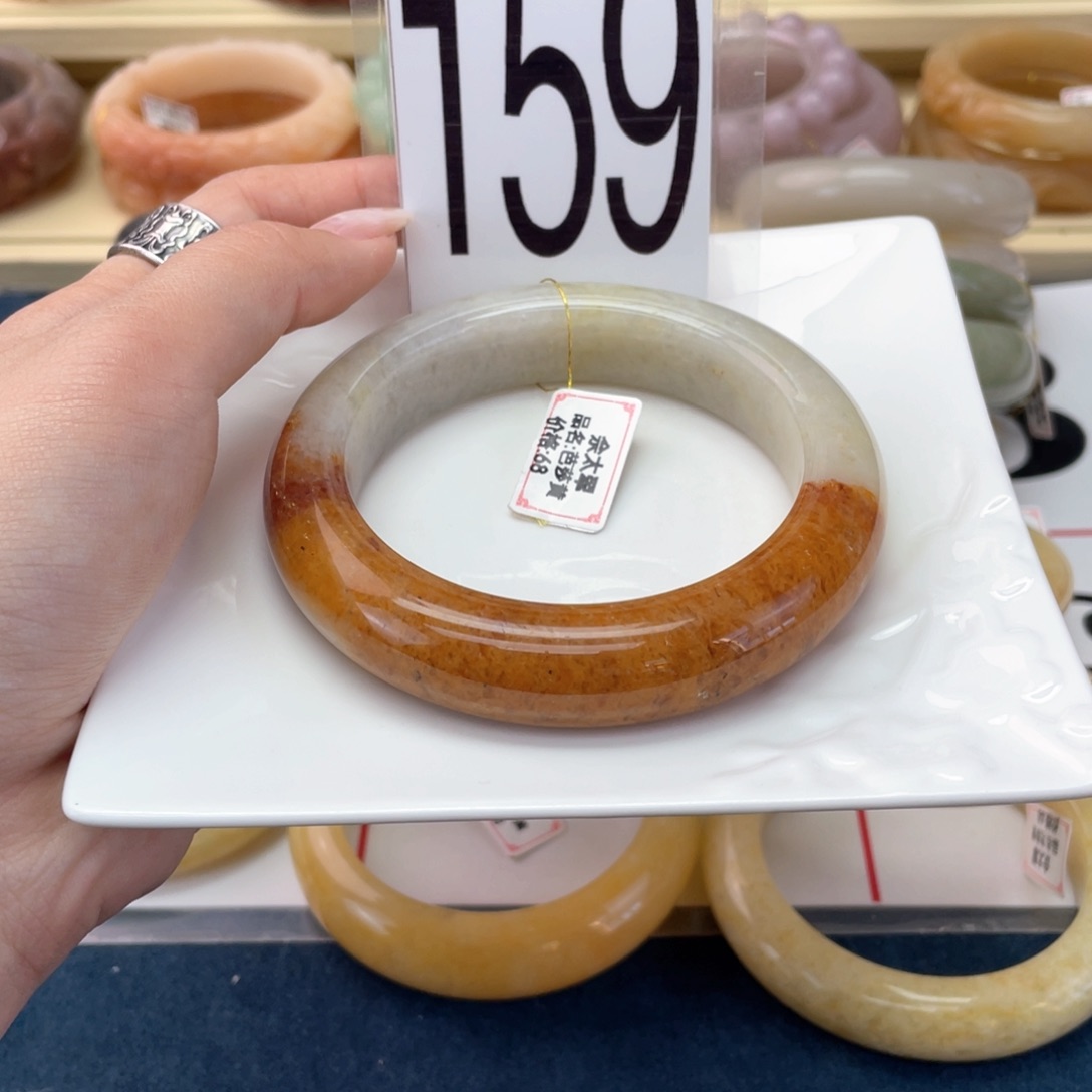 石英岩玉未镶嵌手镯