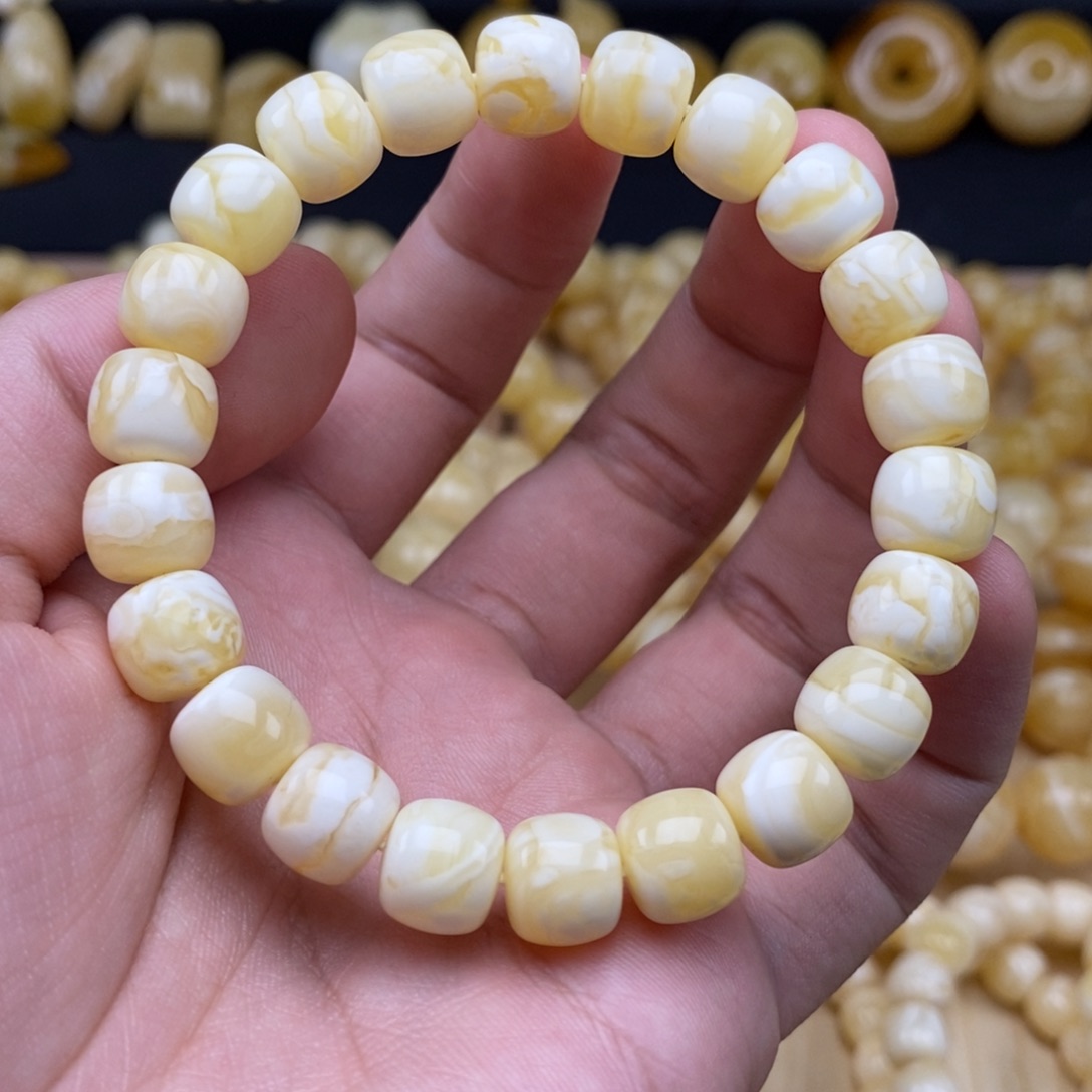 琥珀裸石未镶嵌10+俄料瓷白妖花蜡精工老形手串