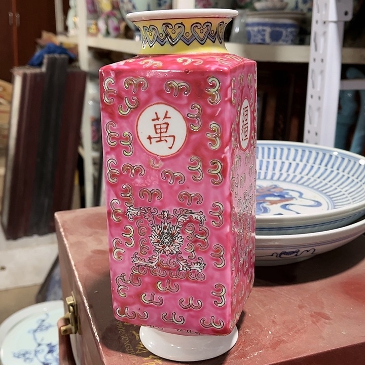 瓷片景德镇陶瓷花瓶。