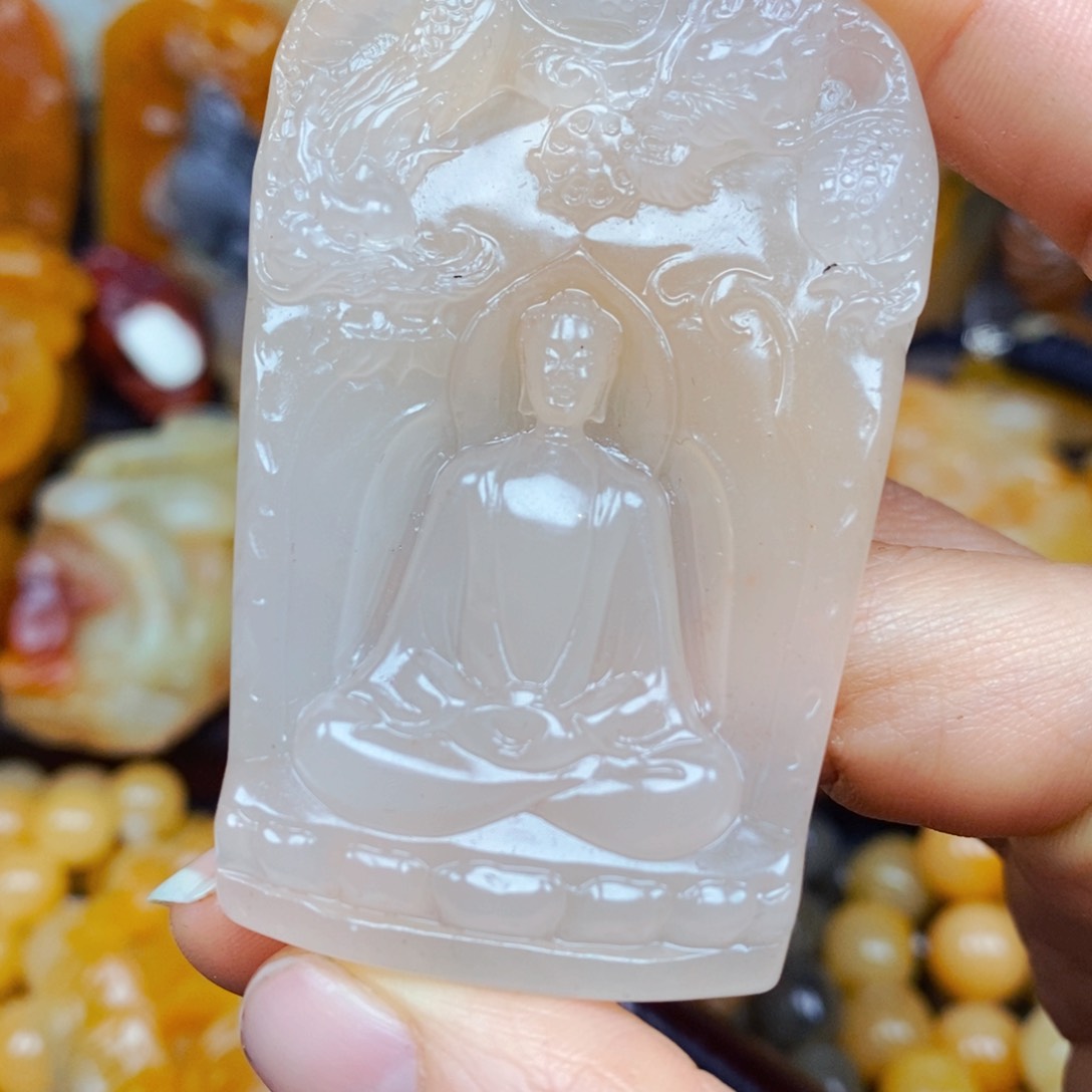 石英质玉（黄龙玉）颈饰未镶嵌