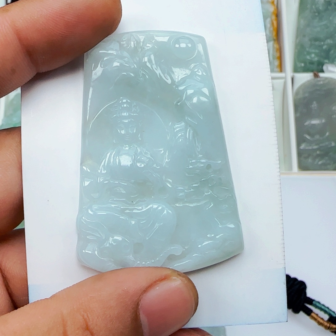 翡翠颈饰未镶嵌，