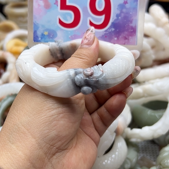 未镶嵌手镯石英岩玉