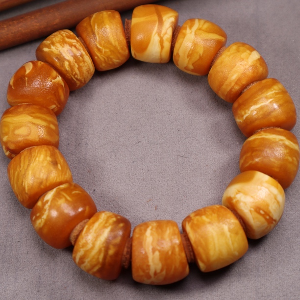 纯天然琥珀蜜蜡花蜡手串支持复检多样性款式尺寸18.2mm克重50.7克