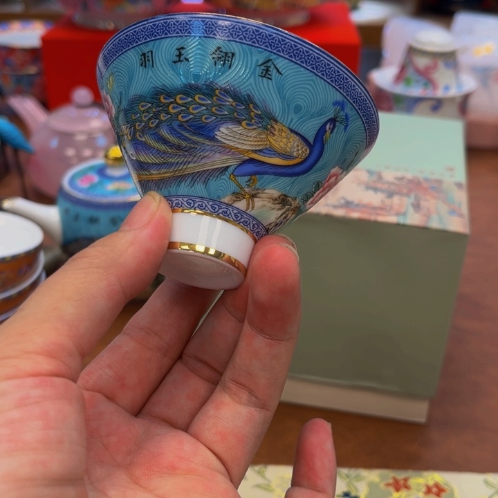 花花绿绿地在火山直播