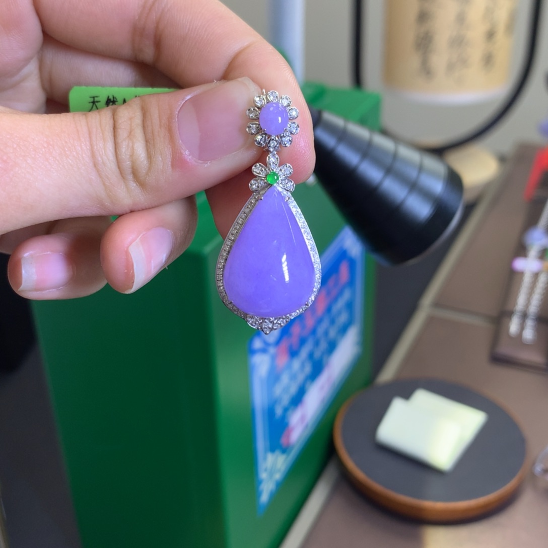 翡翠颈饰18K金镶嵌翡翠