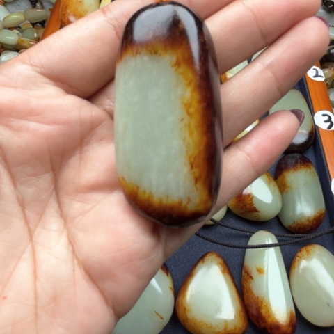 和田玉颈饰未镶嵌