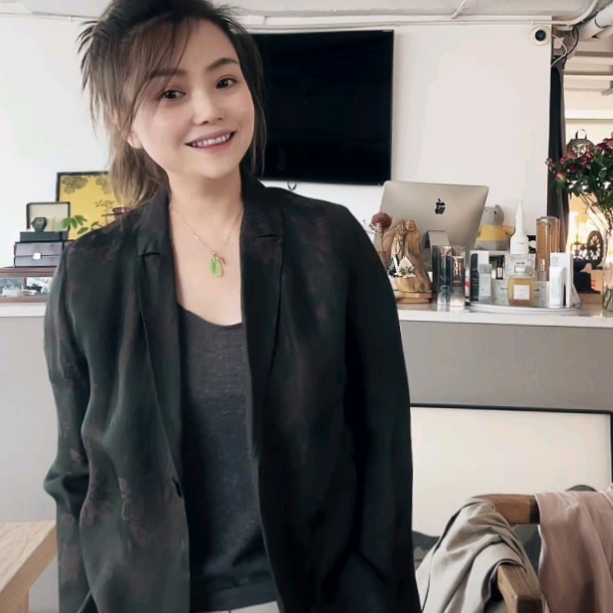 娜迪亚时尚百搭西服外套