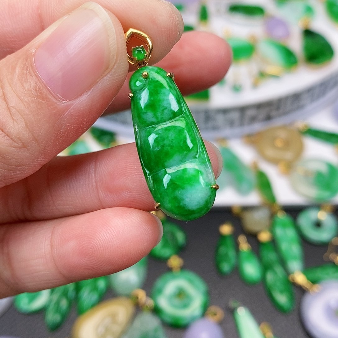 翡翠吊坠(不含链)18K金镶嵌