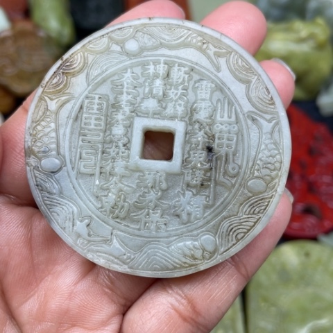 蛇纹石玉颈饰未镶嵌3