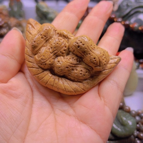 岫岩河磨玉（透闪石质玉）把件未镶嵌